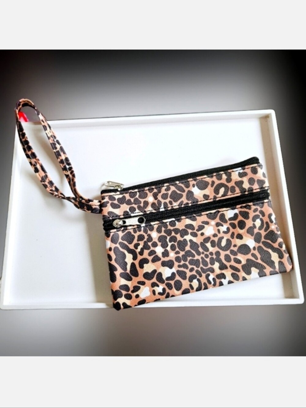 NWT SMALL FAUX LEATHER TAN/BLACK CHEETAH PRINT ZIPPER WRISTLET CLUTCH!